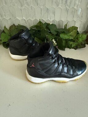 Air Jordan Retro 11 72-10 Black/White Basketball Shoes Size 7Y Youth